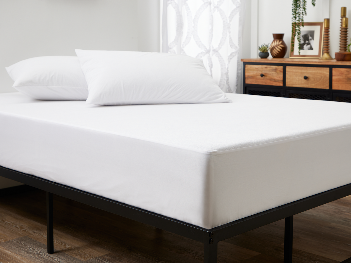 CH_Luxury_Mattress_Protector_EBC_1__Website
